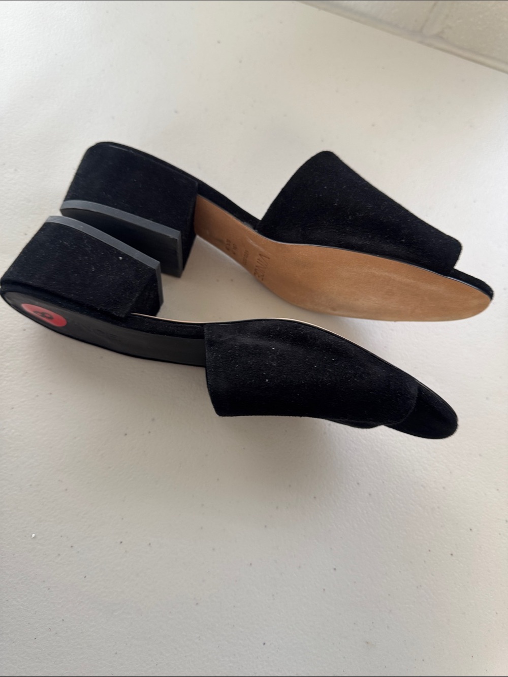 Vince Black Suede Slides Mule Heels Size 8 Minimalist Quiet Luxury Sandals Chic - Picture 10 of 11